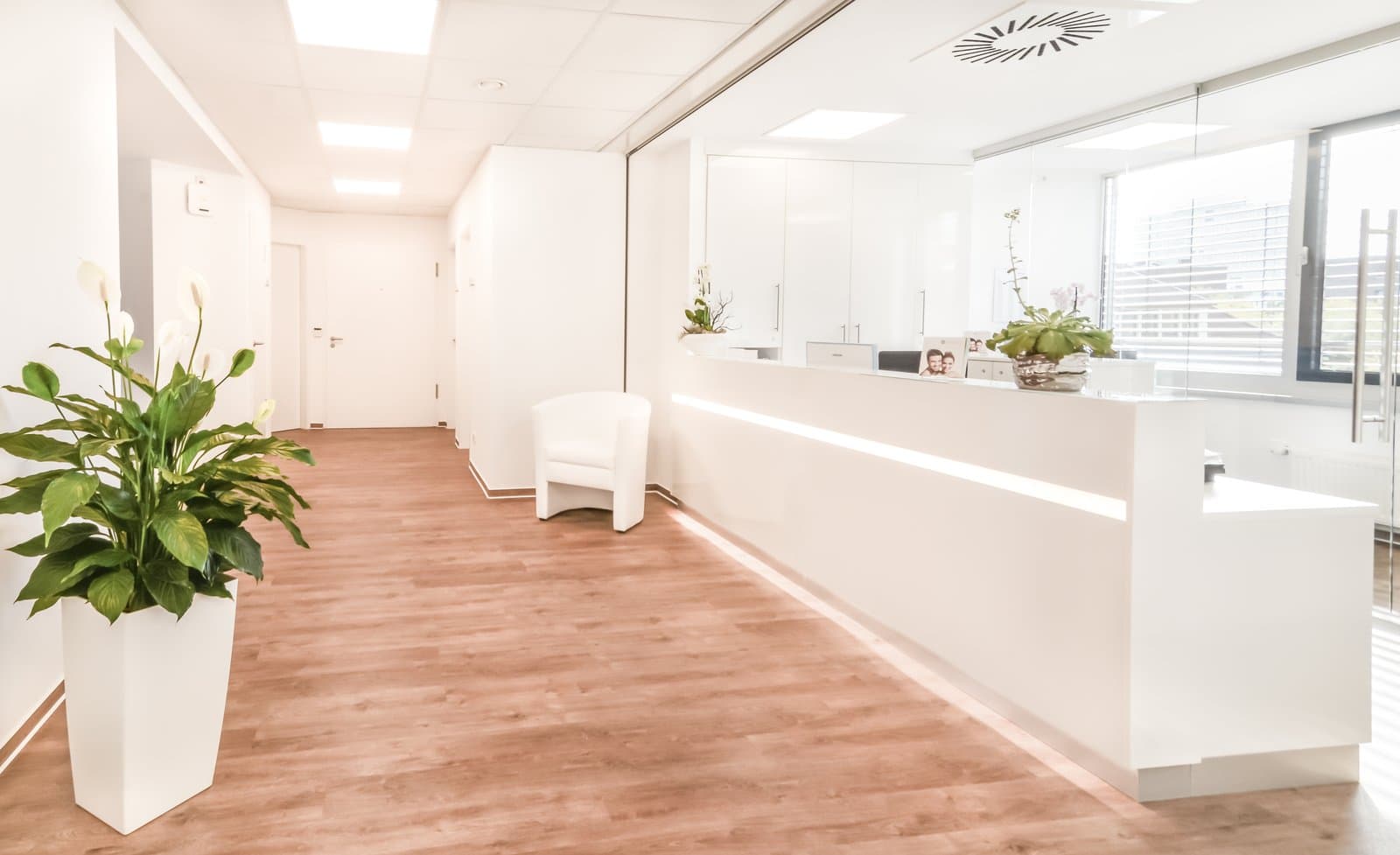 Empfangsbereich der e-sthetic® Privatklinik für Plastische und Ästhetische Chirurgie in Essen